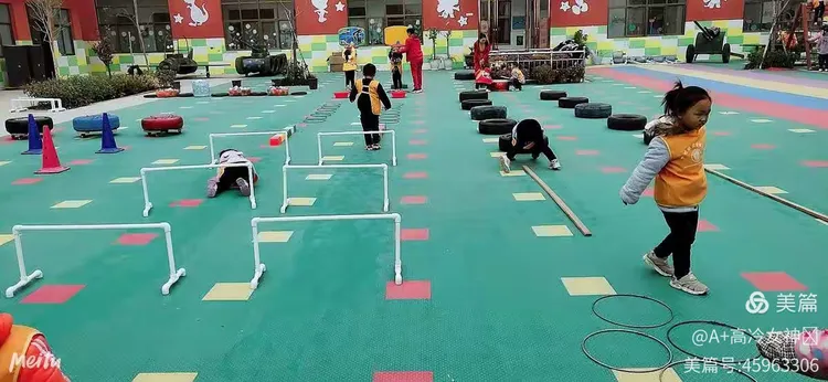 这些运动不仅锻炼幼儿的四肢协调能力还可以锻炼幼儿的眼部协调能力，同时在运动量合适的情况下在一定的程度